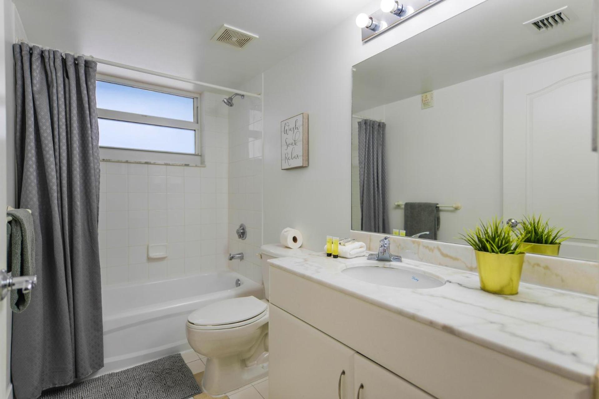 Prime Brickell Condo With Stunning Views Маямі Екстер'єр фото